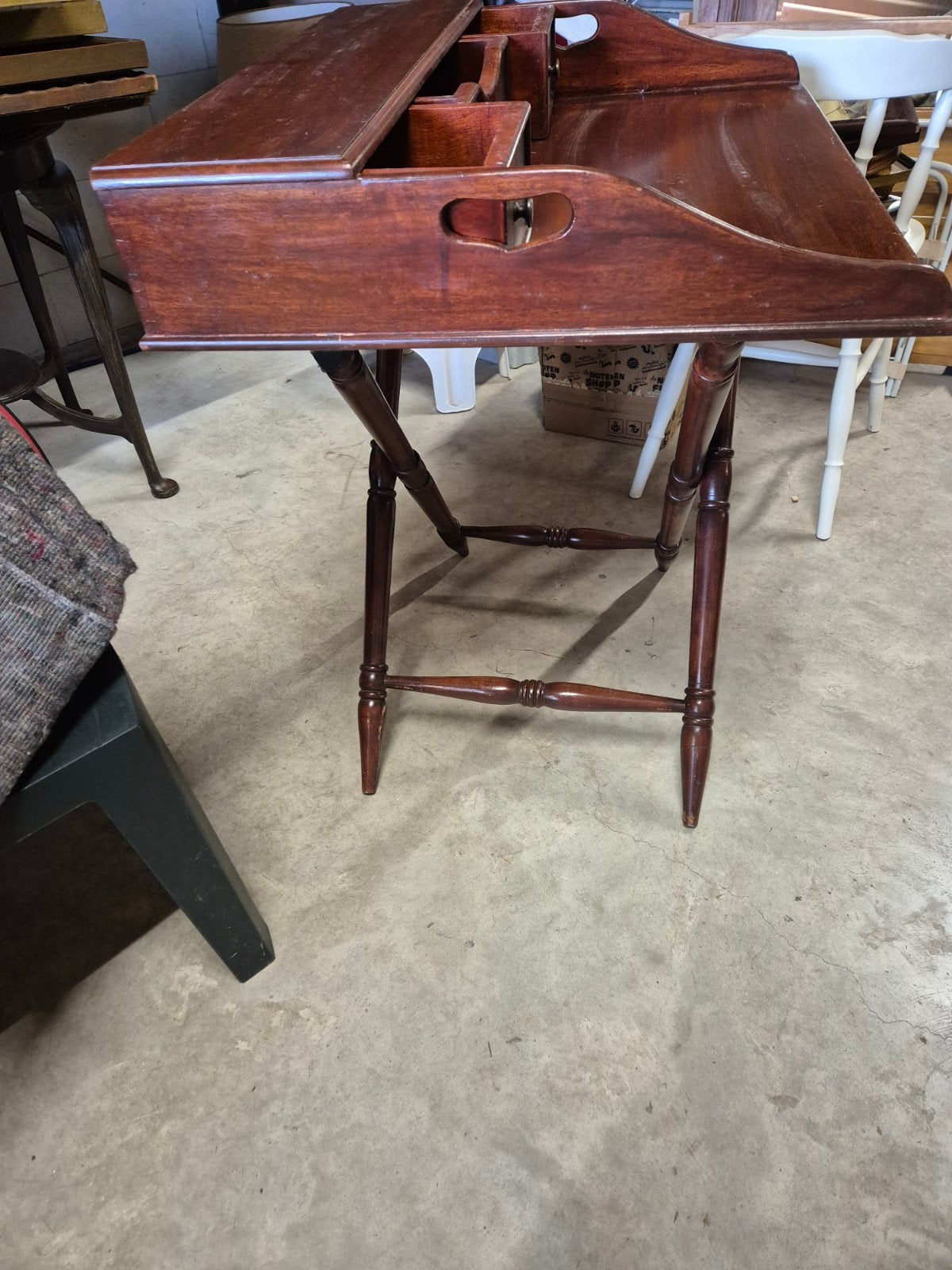 soort secretaire, Ophalen