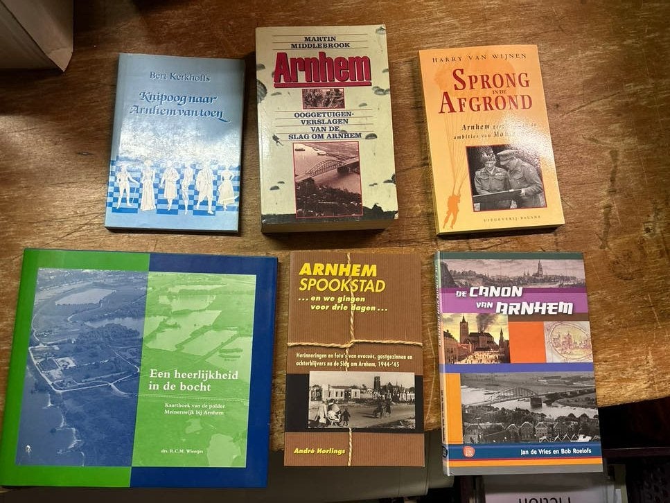 Boeken over Arnhem, Ophalen of Verzenden, 20e eeuw of later, Gelezen