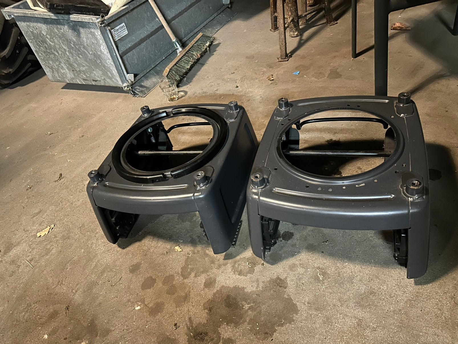 Vw t5 onderstoelen, Auto-onderdelen, Ophalen, Gebruikt, Bumper, Volkswagen