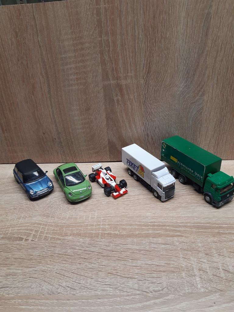 Diverse model auto's en vrachtwagens, Hobby en Vrije tijd, Modelauto's | 1:87, Ophalen of Verzenden, Bus of Vrachtwagen