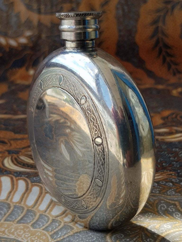 Oude zakfles uit Engeland van tin en silverplate 10,2 cm., Antiek en Kunst, Ophalen of Verzenden