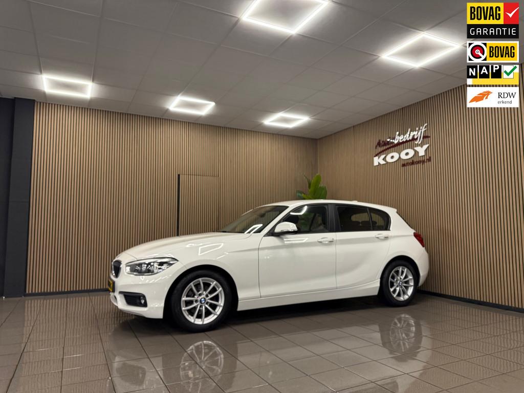 BMW 1-serie 118i Corporate Lease Executive * Automaat / Navi, Auto's, BMW, Gebruikt, Wit, Origineel Nederlands, Bedrijf