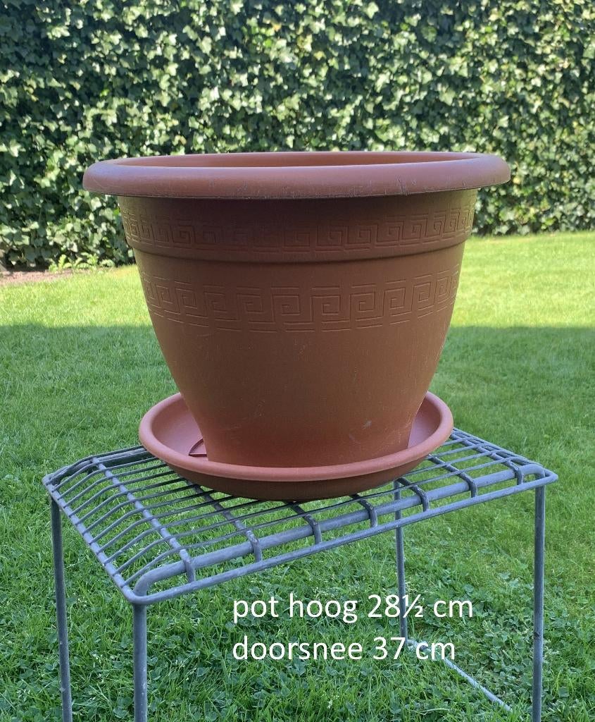 bloempot, plantenpot met onderschotel, terra kleur kunststof, Kunststof, Gebruikt, Rond, Minder dan 40 cm