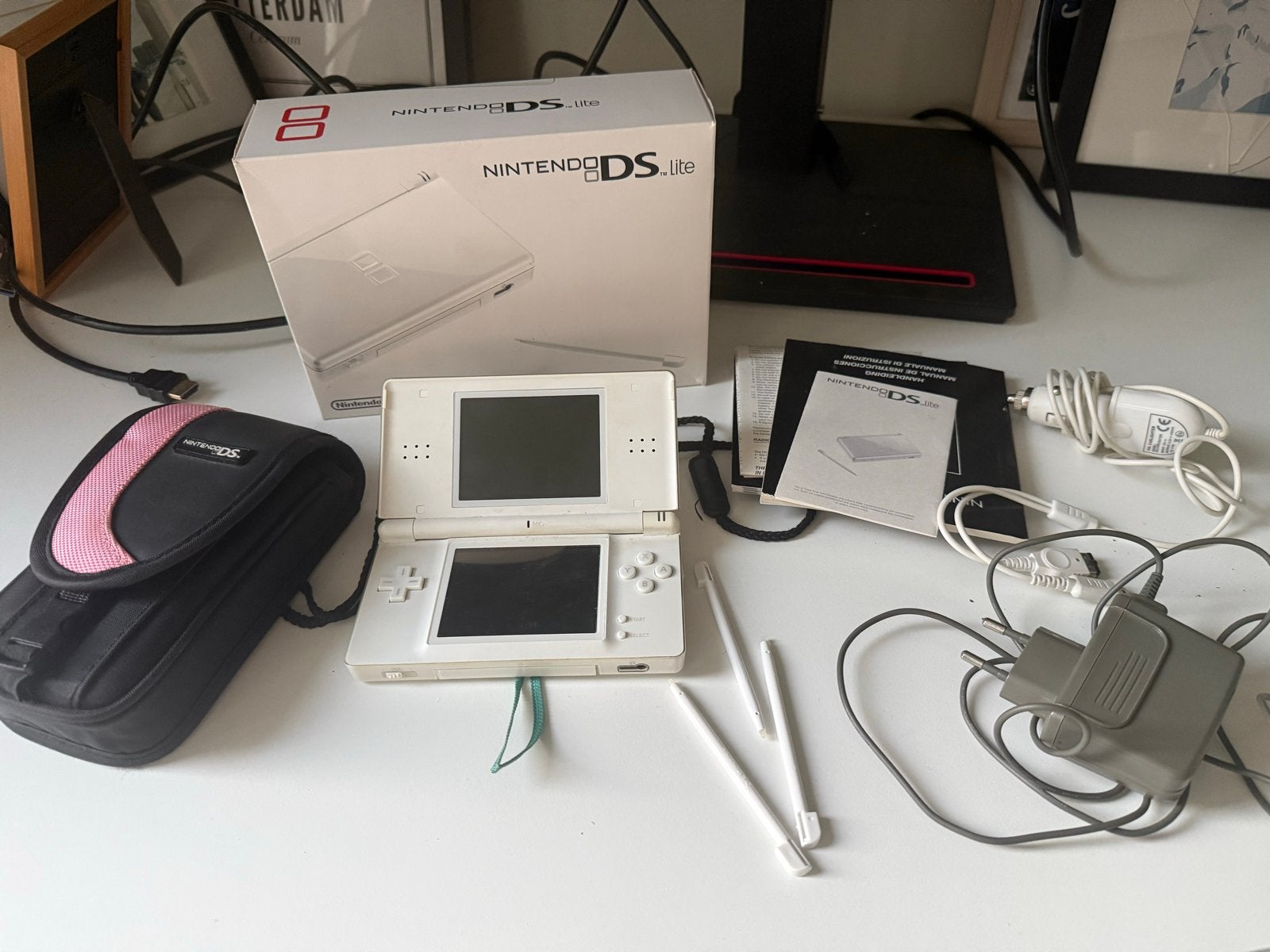 Nintendo DS Lite Wit met originele doos, hoes en oplader, Gebruikt, Wit, Ophalen of Verzenden, Met beschermhoes of tas