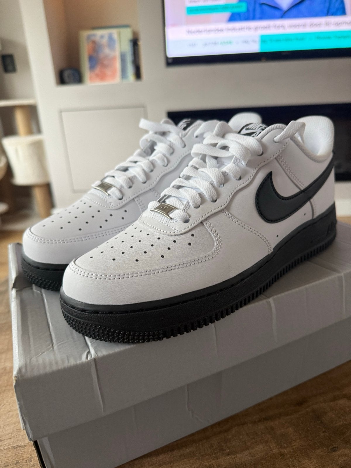 Nike Air Force 1 '07 - Wit/Zwart - Nieuw, Kleding | Dames, Ophalen of Verzenden, Nieuw, Wit, Sneakers of Gympen