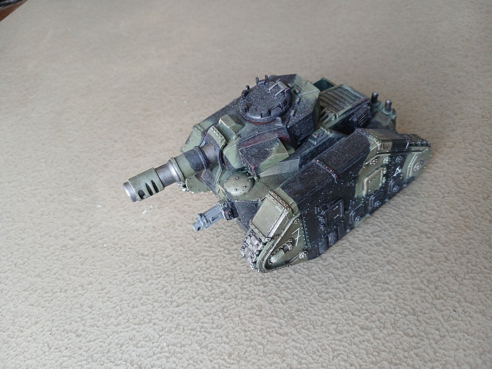Leman Russ Tank Warhammer 40K - Chaos Thema, Gebruikt, Figuurtje(s), Ophalen of Verzenden, Warhammer 40000