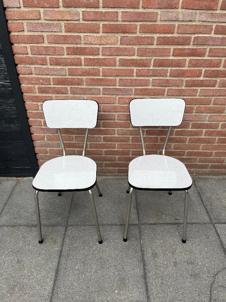 2 keukenstoeltjes wit formica vintage, Huis en Inrichting, Stoelen, Ophalen, Gebruikt, Twee, Wit