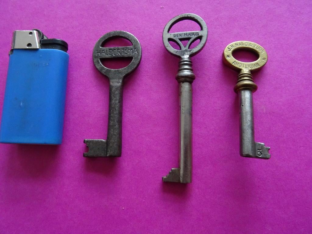 3 ANTIEKE MEUBEL KAST SLEUTELS SLEUTEL H PANDER J.H  HAAG, Ophalen of Verzenden