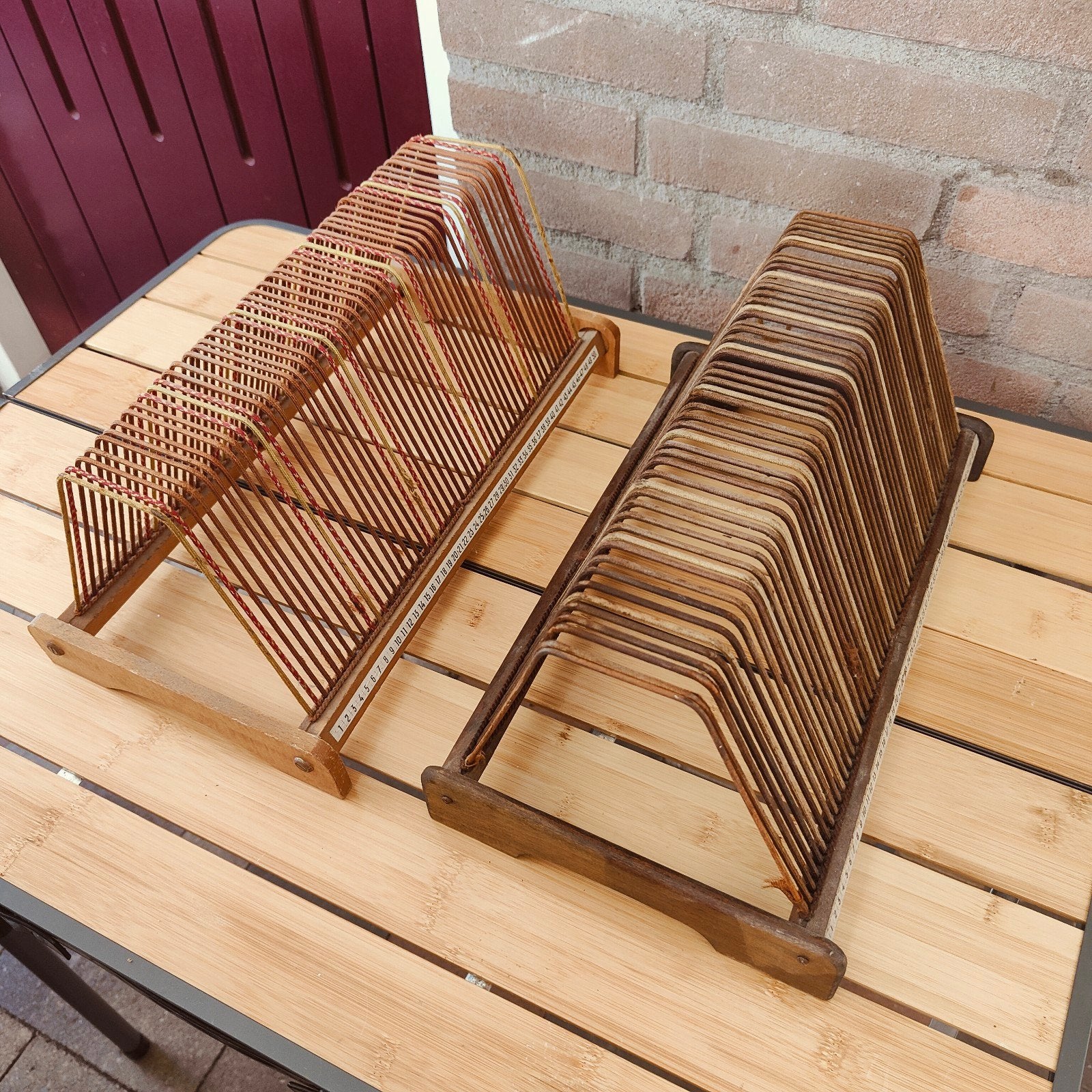 2stuks Vintage stijl houten houders voor singles of LP's, Gebruikt, Ophalen of Verzenden, Bruin, Vintage