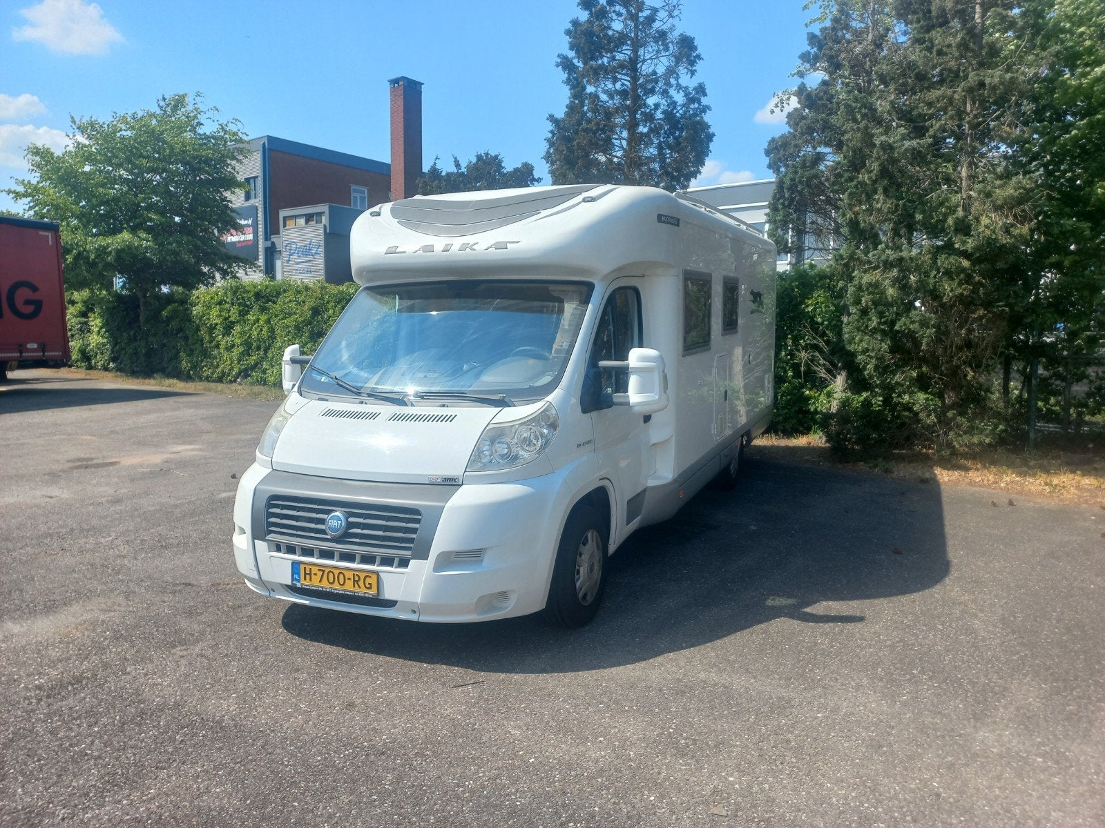 Laika Kreos 3018 met levelsysteem, Caravans en Kamperen, Caravans, Overige merken, Frans bed, 7 tot 8 meter, Schokbreker