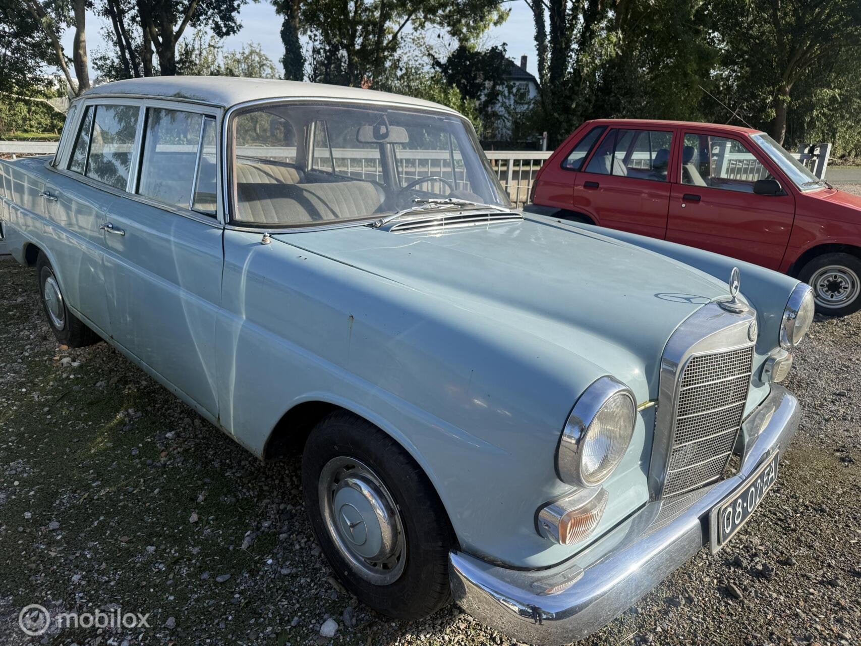 Mercedes W110 Heckflosse Projectwagen, Overige carrosserieën, Blauw, Bedrijf, Handgeschakeld