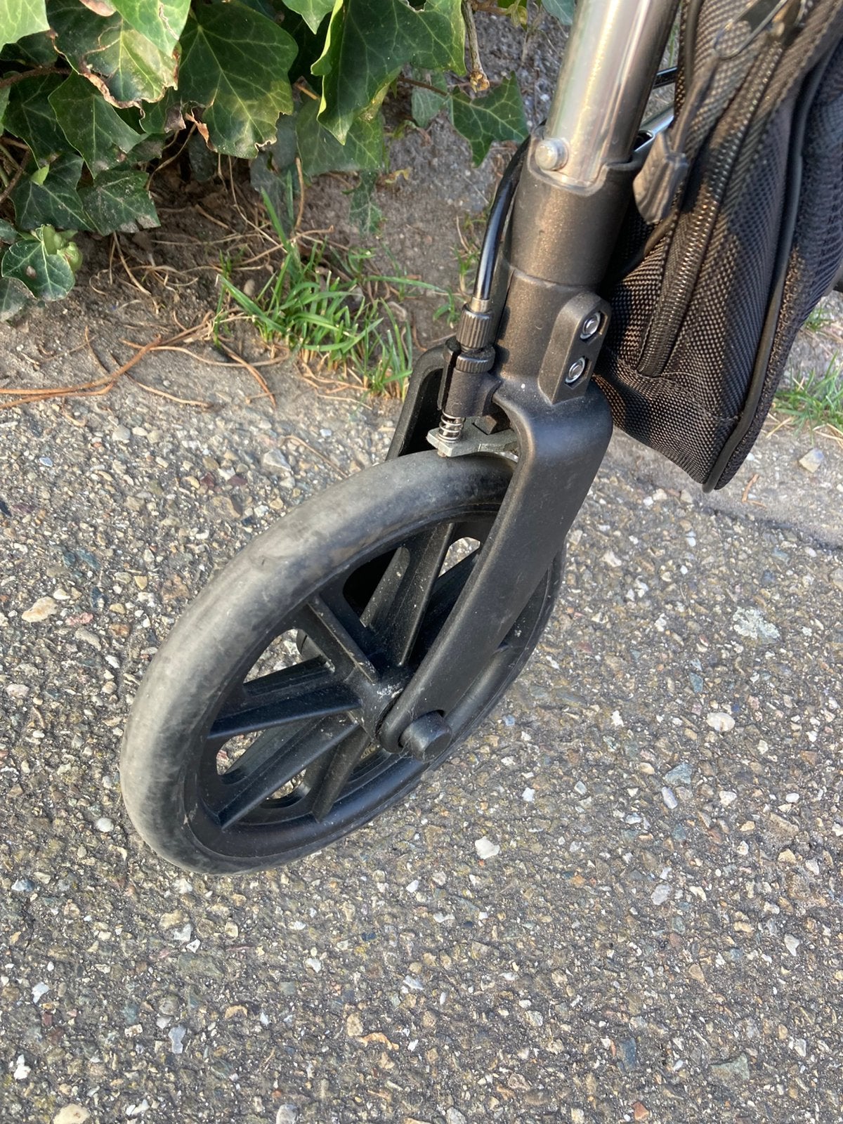 Loopkruk op wielen van rollermate, Diversen, Ophalen, Gebruikt