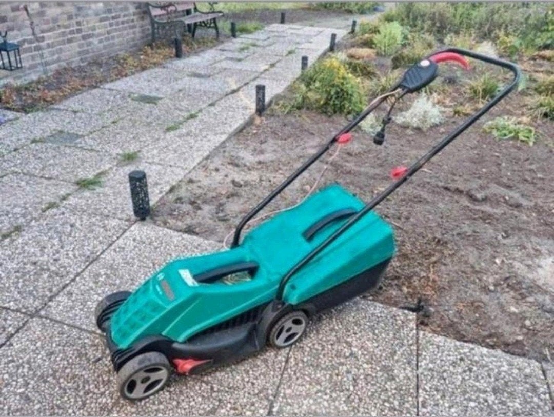 Elektrische Bosch grasmaaier -start maar bladen draaien niet, Tuin en Terras, Grasmaaiers, Ophalen, Cirkelmaaier, Gebruikt, Elektrische grasmaaier