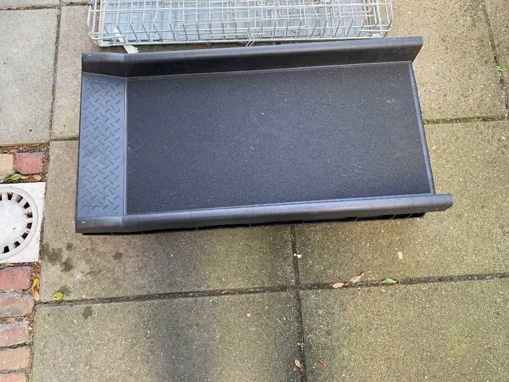 Honden Bench klein en groot., Overige merken, Ophalen, Zo goed als nieuw, Hondenloopplank