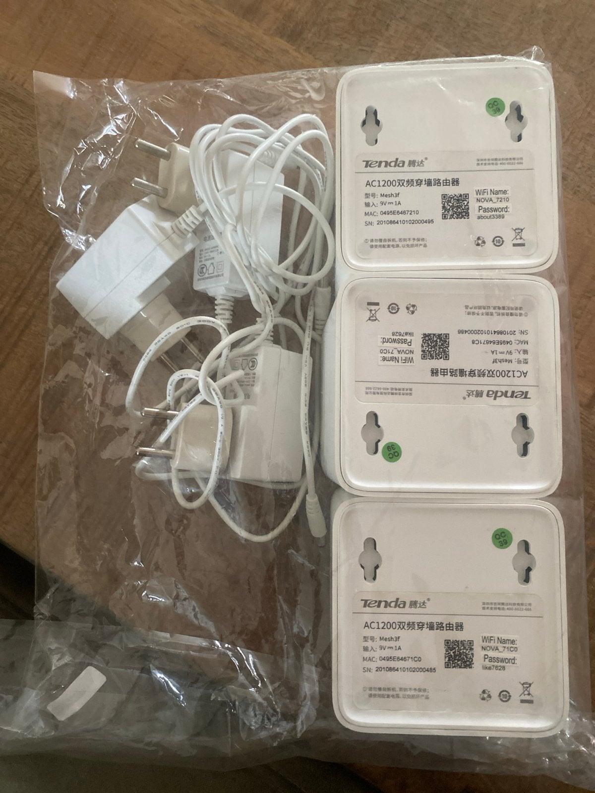 Tenda Mesh3f AC1200 Dual-Band WiFi Mesh Systeem (3 stuks), Ophalen of Verzenden, Zo goed als nieuw, Router