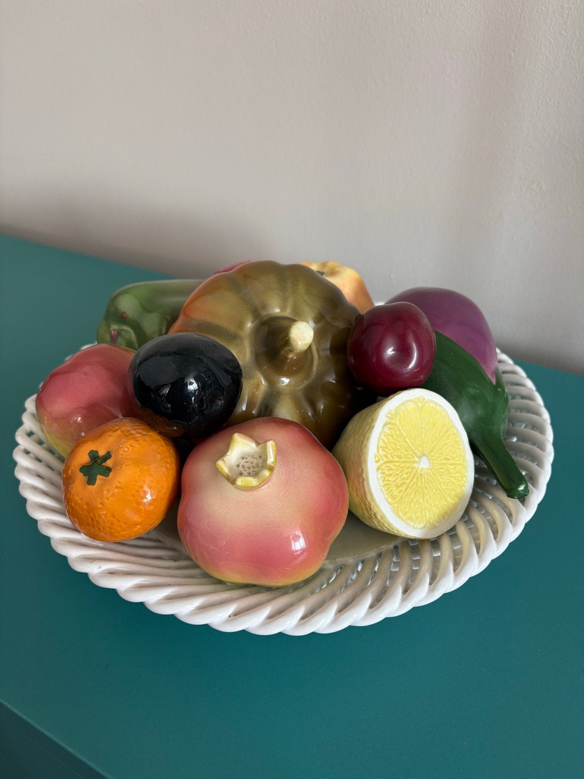 Vintage Italiaanse keramieken deco fruitschaal met fruit, Antiek en Kunst, Ophalen