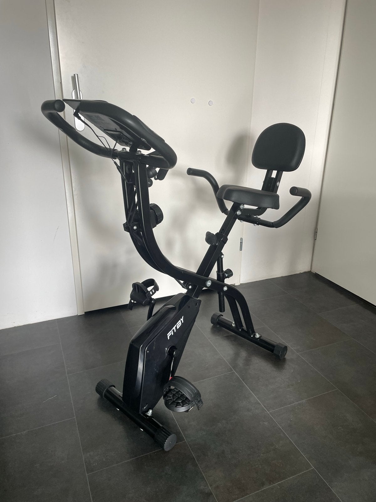 Fitby Hometrainer - Opvouwbaar en Comfortabel, Ophalen, Gebruikt, Metaal, Benen