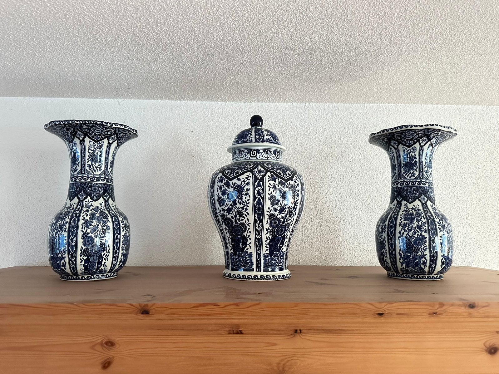 Puntgaaf 3delig Delfts blauw kaststel Boch Royal Sphinx 30cm, Ophalen