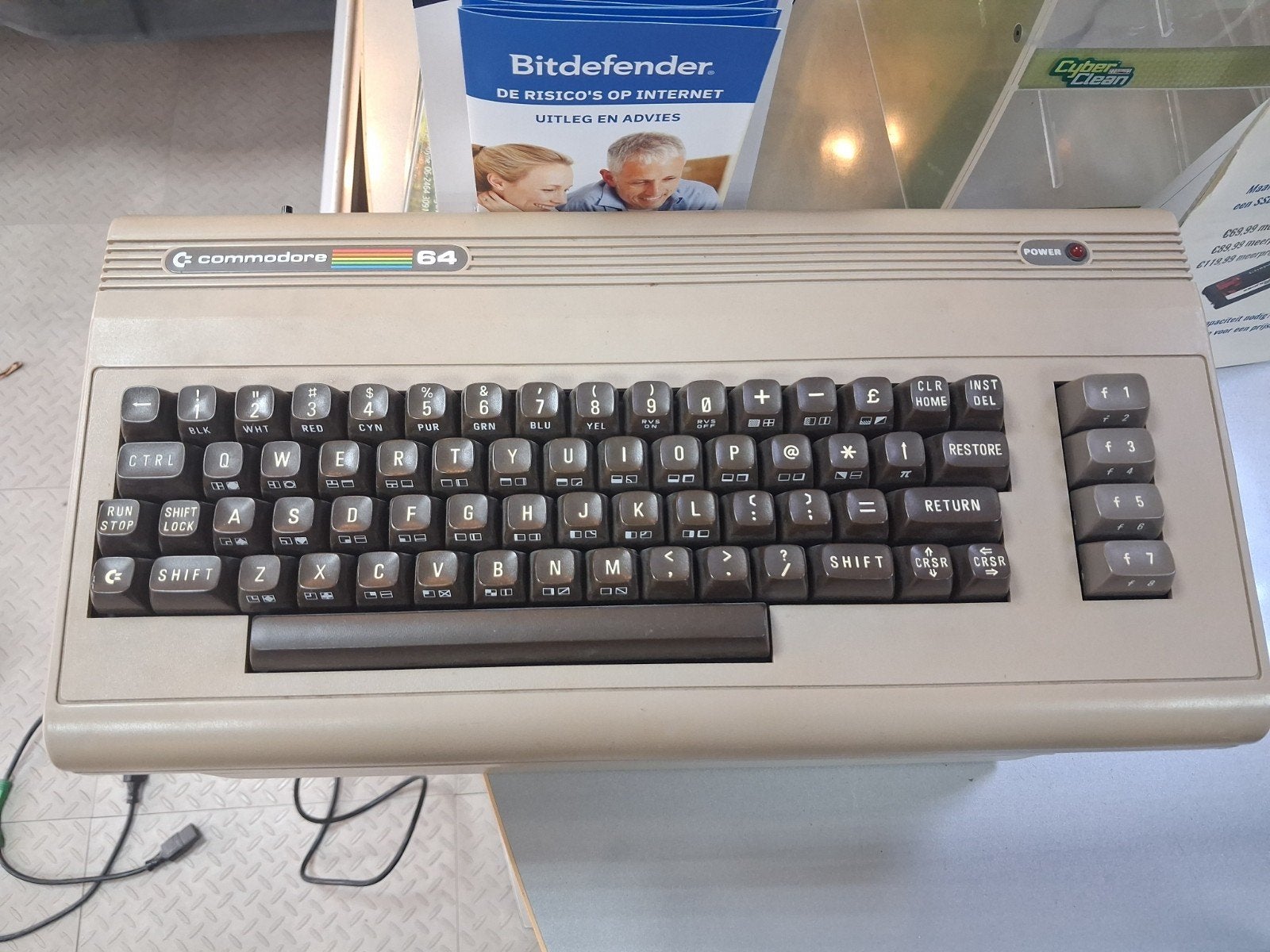 2x Commodore 64 met 1541 diskdrive - 1 gaat aan, Computers en Software, Ophalen, Commodore