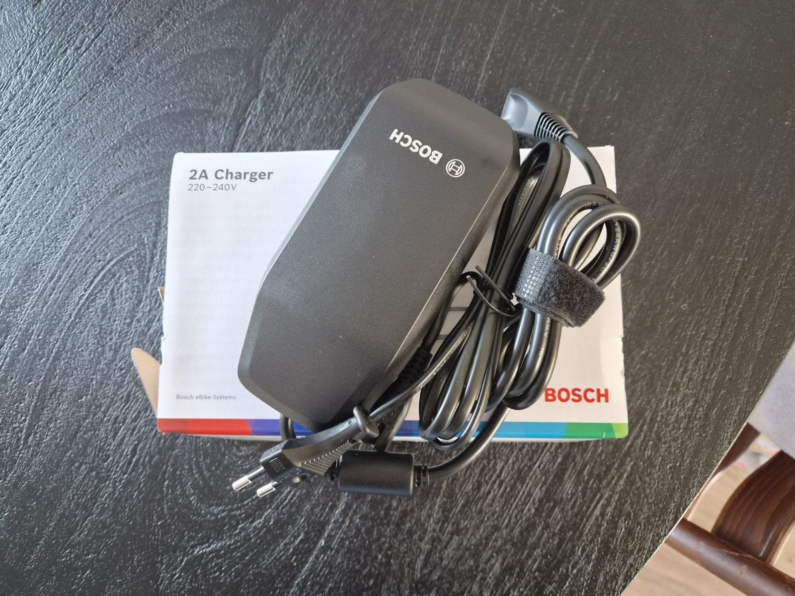 Nieuwe Bosch 2A fietslader voor e-bikes, Fietsen en Brommers, Fietsaccessoires | Fietsaccu's, Ophalen of Verzenden, Nieuw