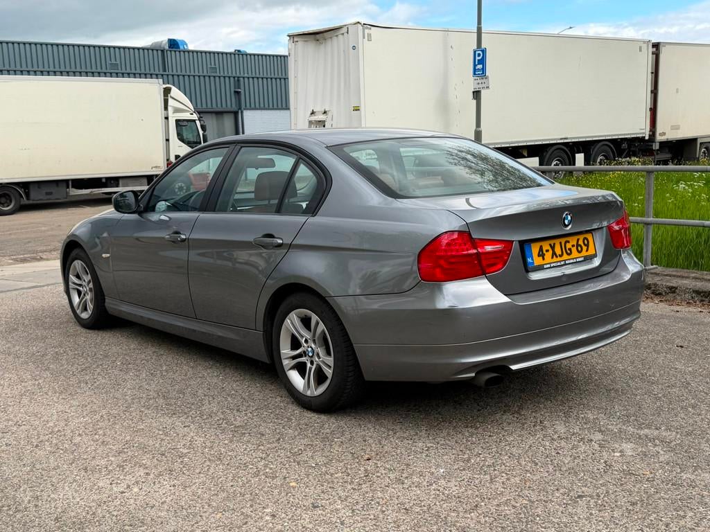 BMW 3-serie 316i M Line Face lift Clima! Leder! 133.300 KM N, Auto's, BMW, Euro 5, Gebruikt, 1599 cc, 4 cilinders