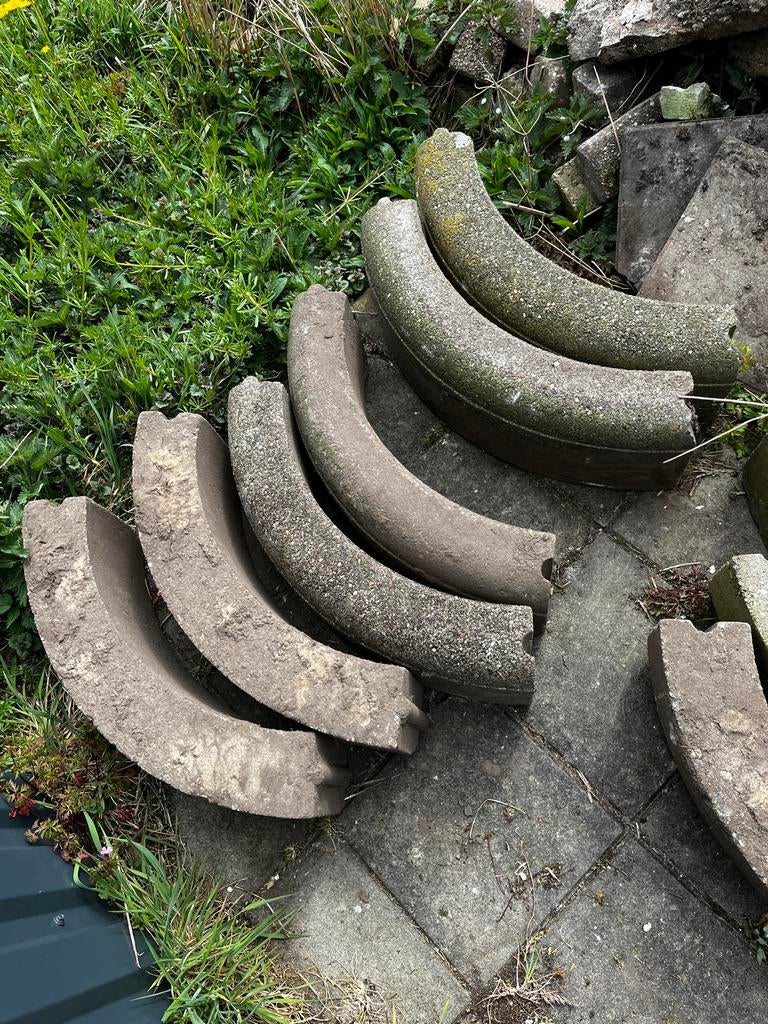 Gebogen betonnen opsluitbanden / borderstenen, Ophalen, Gebruikt, Border, Beton