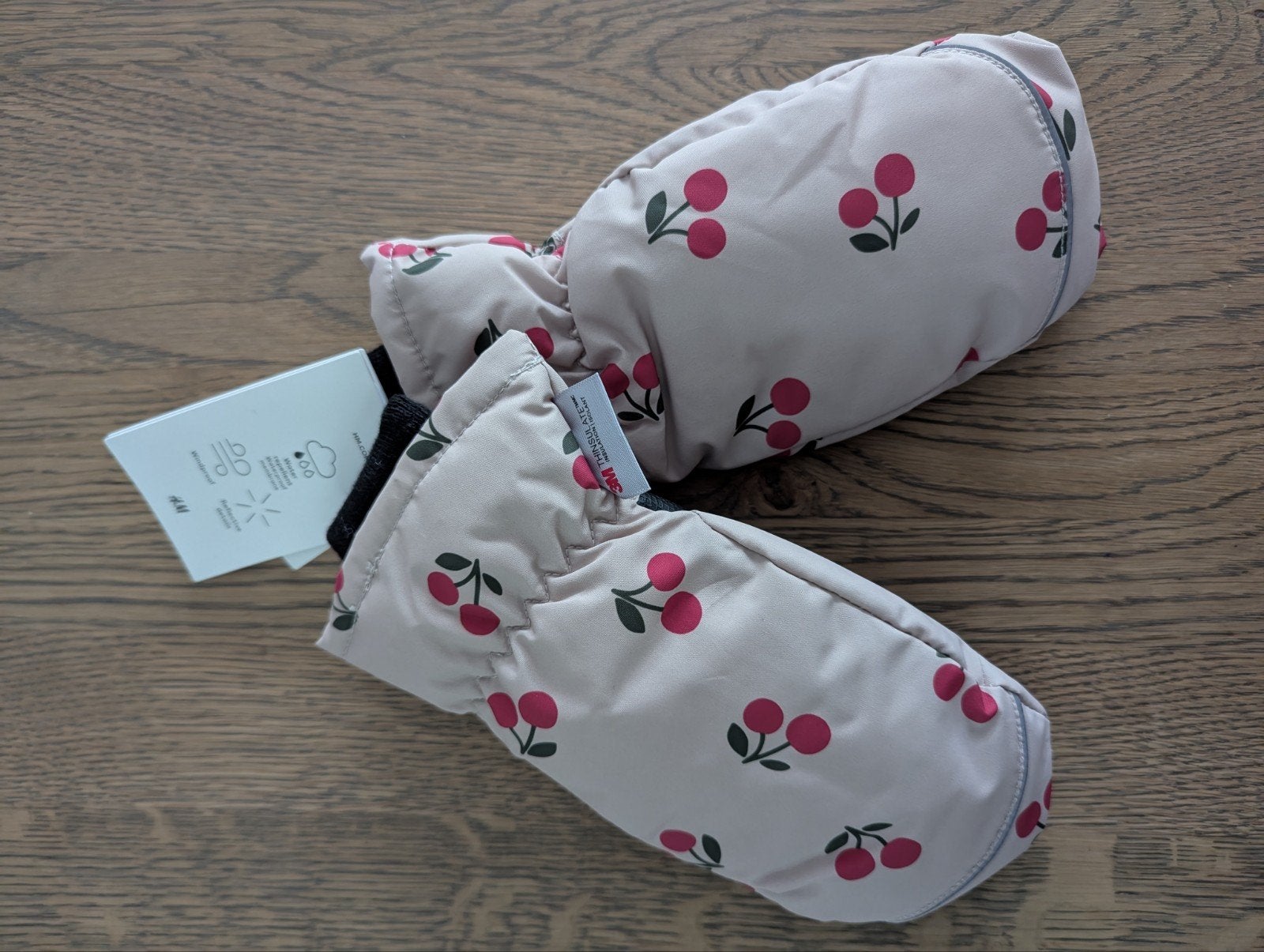 H&M waterafstotende wanten kersenprint maat 122-128 nieuw, Ophalen of Verzenden, Nieuw, H&M, Jongen of Meisje
