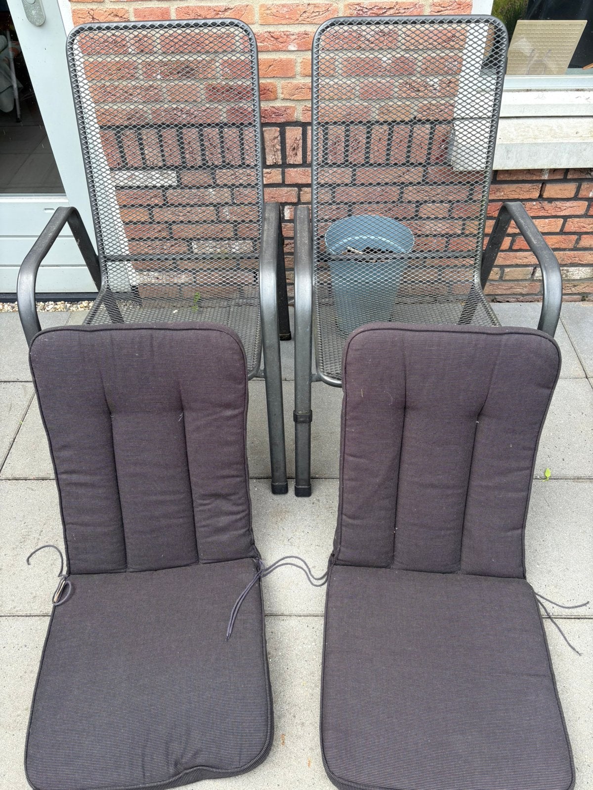 Twee terras/ tuinstoelen met kussens, Tuin en Terras, Ophalen, Gebruikt