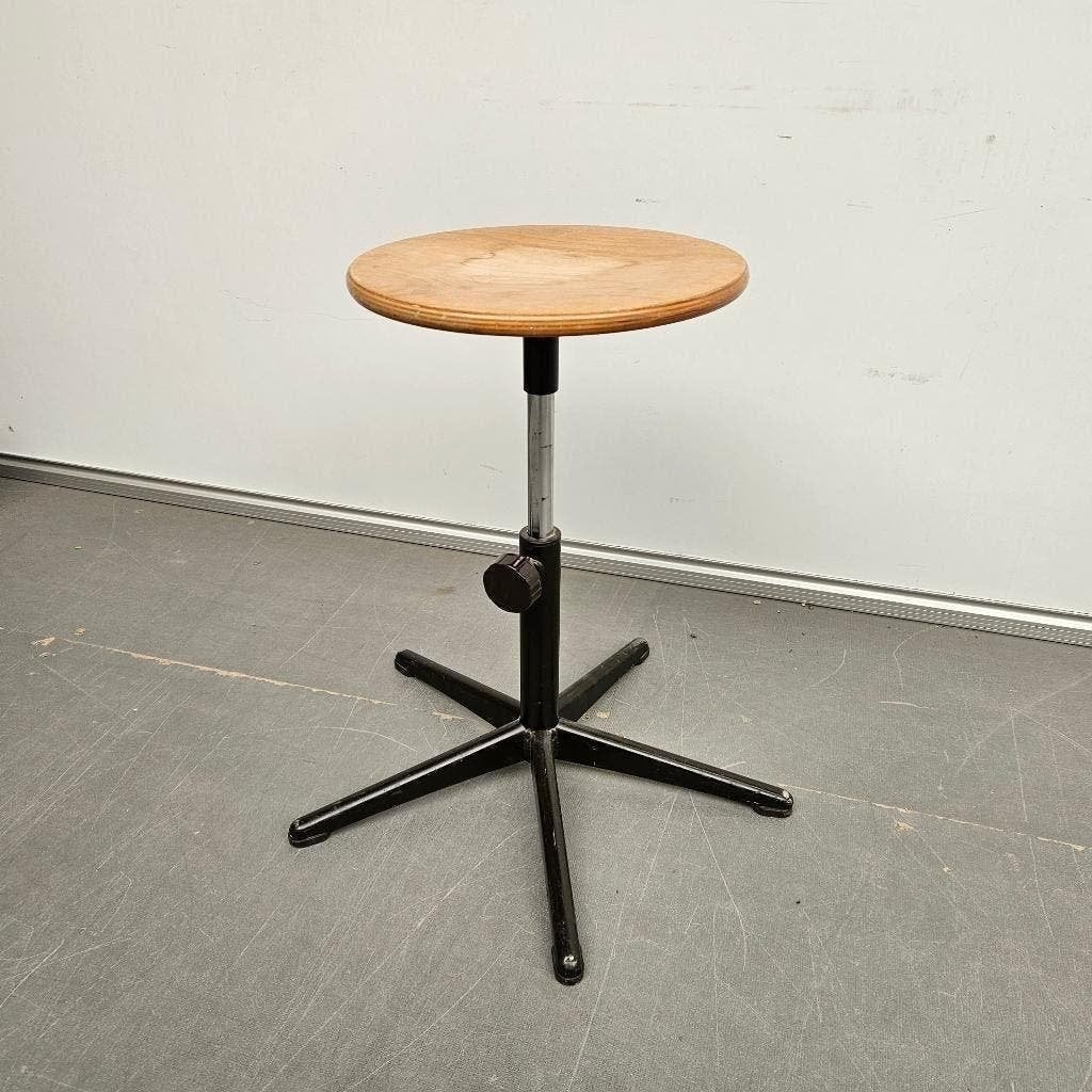 Ahrend Cirkel retro krukje - houten ronde zitting, Huis en Inrichting, Ophalen, In hoogte verstelbaar, Gebruikt, Hout