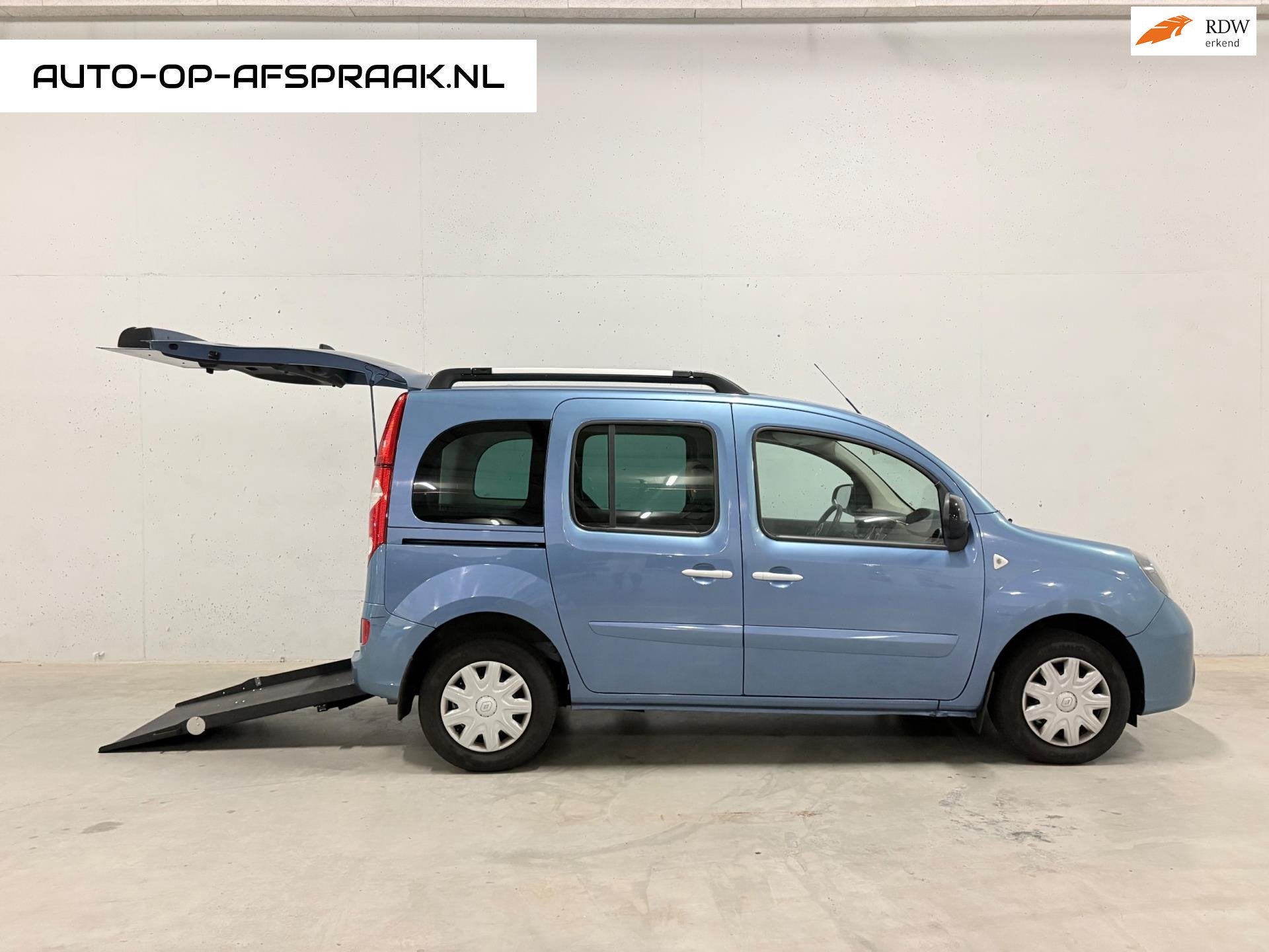 Renault Kangoo Family 1.6-16V ROLSTOEL Uitvoering Automaat C, Stof, Gebruikt, 4 cilinders, Blauw