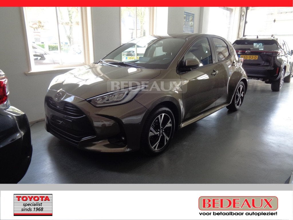 TOYOTA Yaris 1.5 Hybrid 115pk CVT Edition bij Toyota special, Auto's, Toyota, Automaat, 12 maanden, 450 kg, Bedrijf