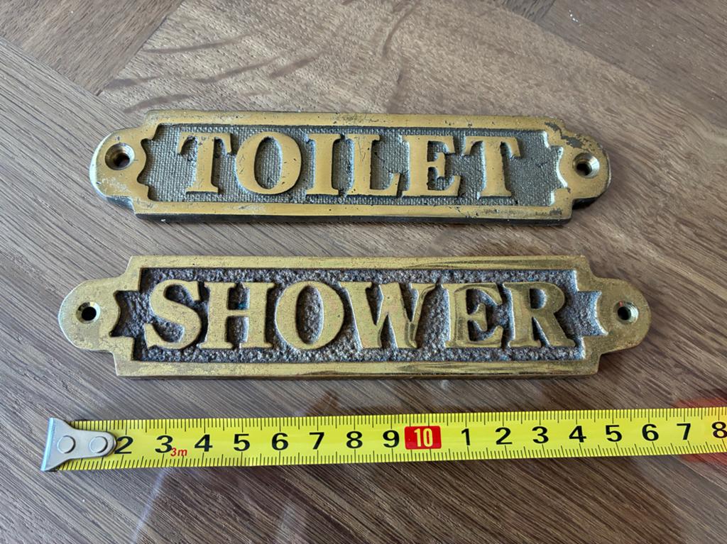 Messing Naamplaatjes Toilet & Shower - Edelmetaal, Ophalen of Verzenden, Klassiek, Zo goed als nieuw, Goud