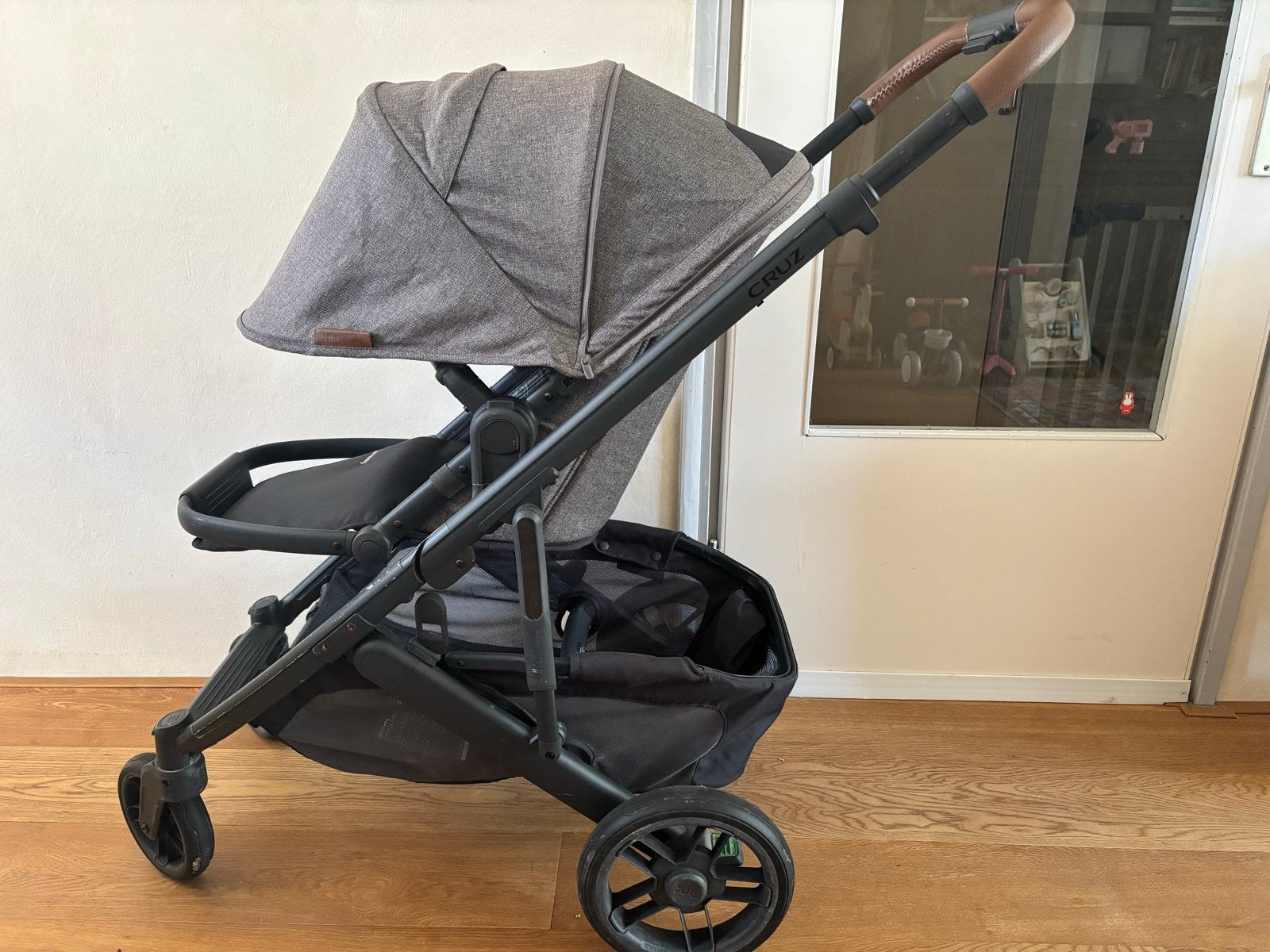 UPPAbaby CRUZ V2 Kinderwagen, Verstelbare duwstang, Zo goed als nieuw, Ophalen, Kinderwagen