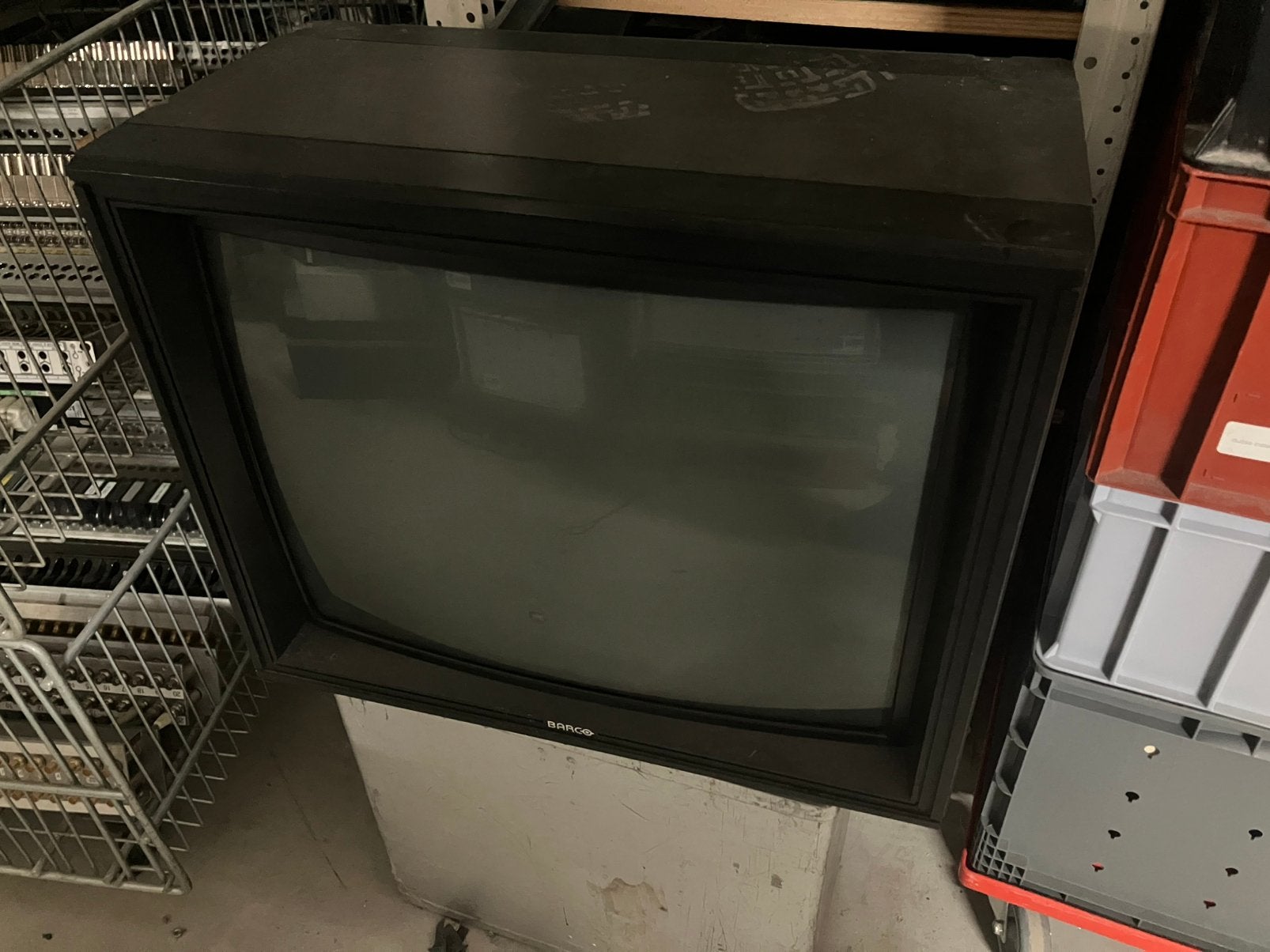 Barco dcd2440 24 inch gaming retro crt met scart etc, Computers en Software, Vintage Computers, Ophalen, Barco, Bels, Kuurne