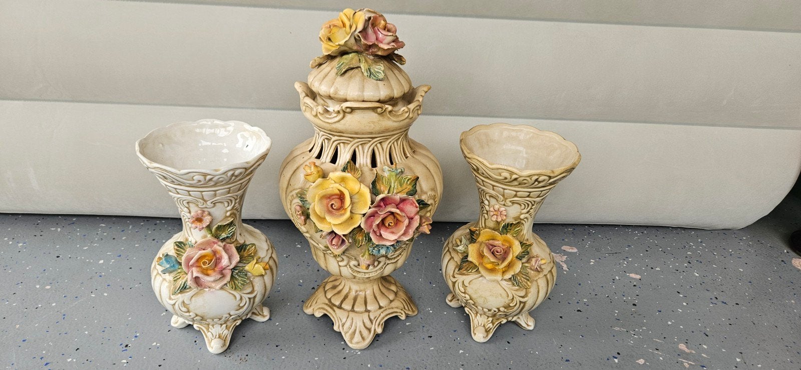 Set van 3 Antieke Bassano Vazen met Rozen Decoratie, Ophalen