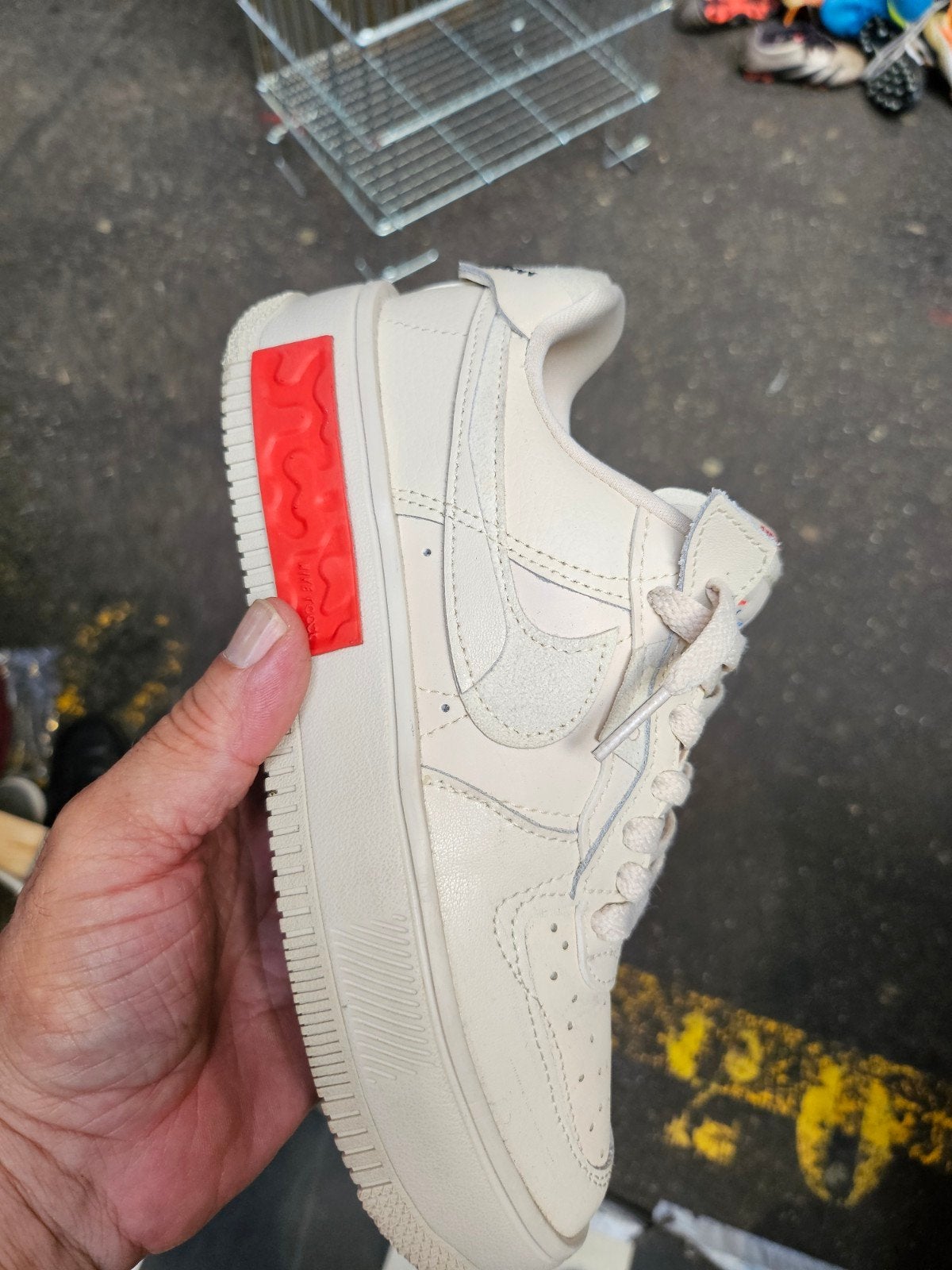 Nike Air Force 1 React Dames Sneakers - Crème/Rood, Kleding | Dames, Schoenen, Nike, Inc., Overige kleuren, Nike, Ophalen of Verzenden