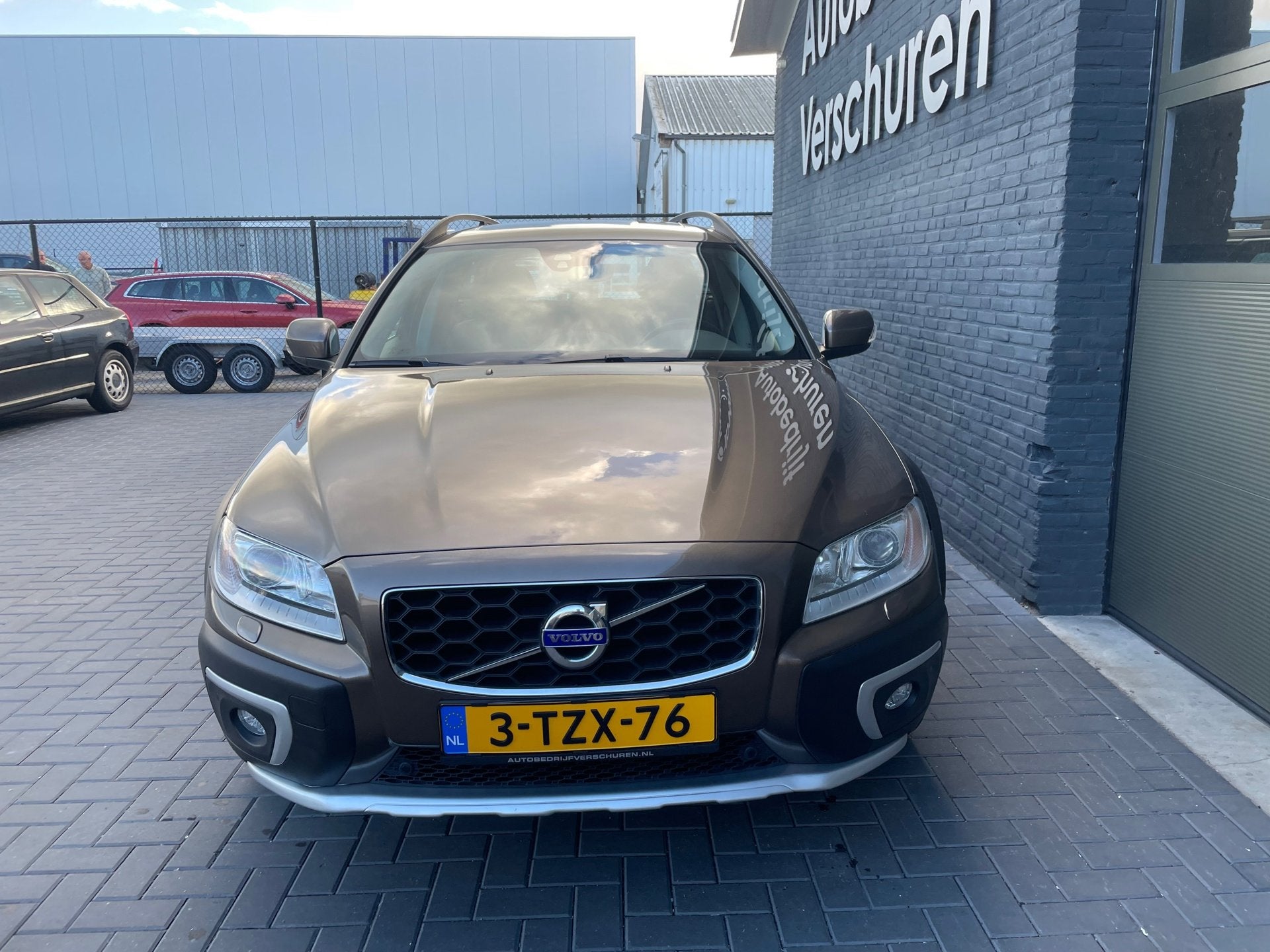 Volvo XC70 2.0 T5 FWD Nordic+ schuifdak stoelverwarming trek, 15 km/l, 4 cilinders, XC70, 93 €/maand