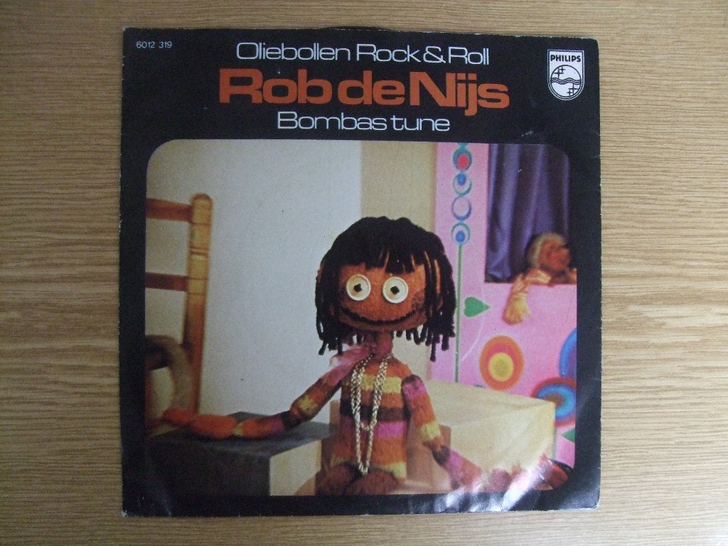 ROB DE NIJS     OLIEBOLLEN ROCK & ROLL / BOMBASS TUNE, 7 inch, Ophalen of Verzenden, Zo goed als nieuw, Nederlandstalig