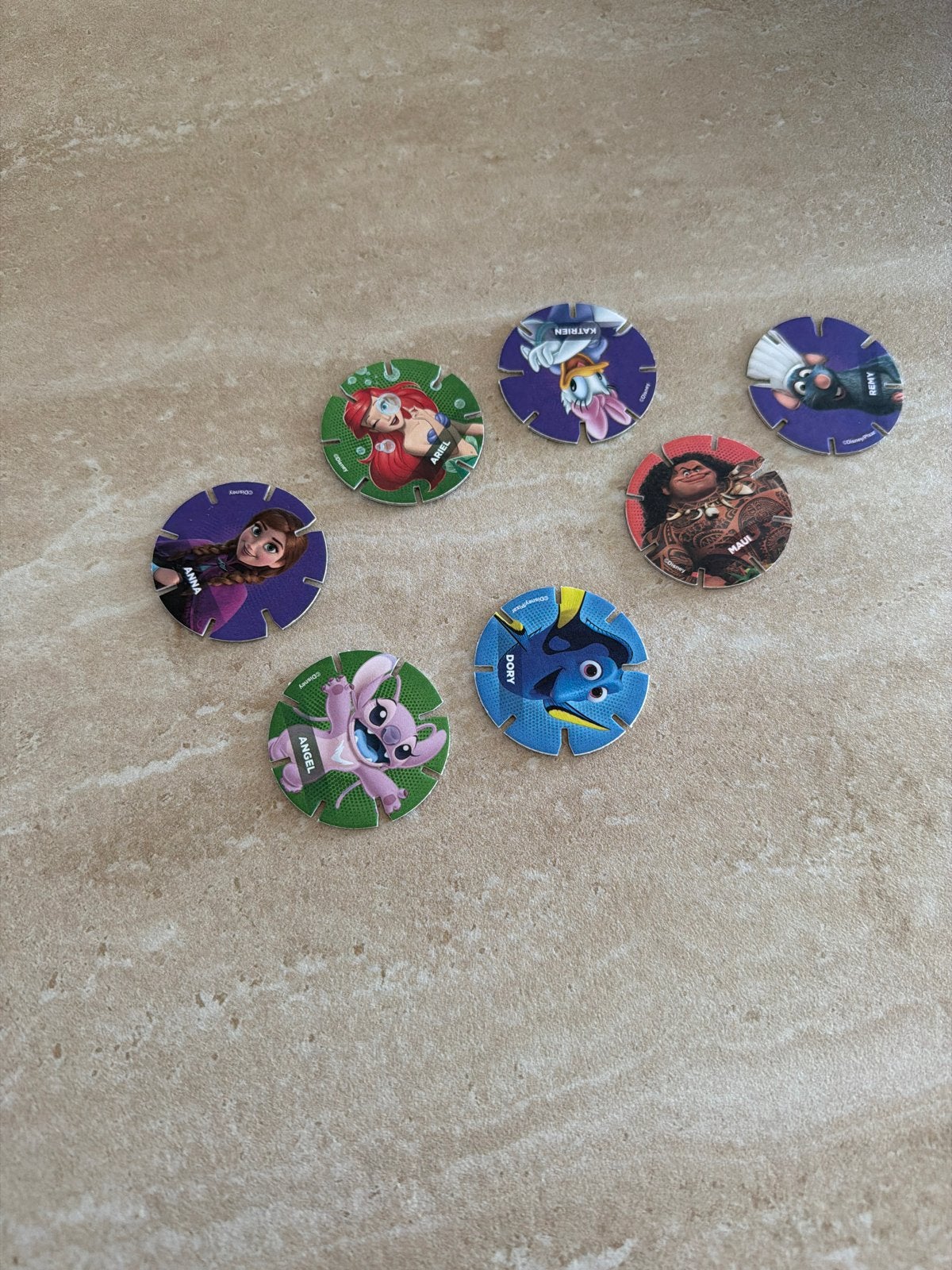 Diskeyz Disney figuren - Anna, Ariel, Katrien, Remy, Maui, A, Ophalen of Verzenden, Overige figuren, Gebruikt, Overige typen