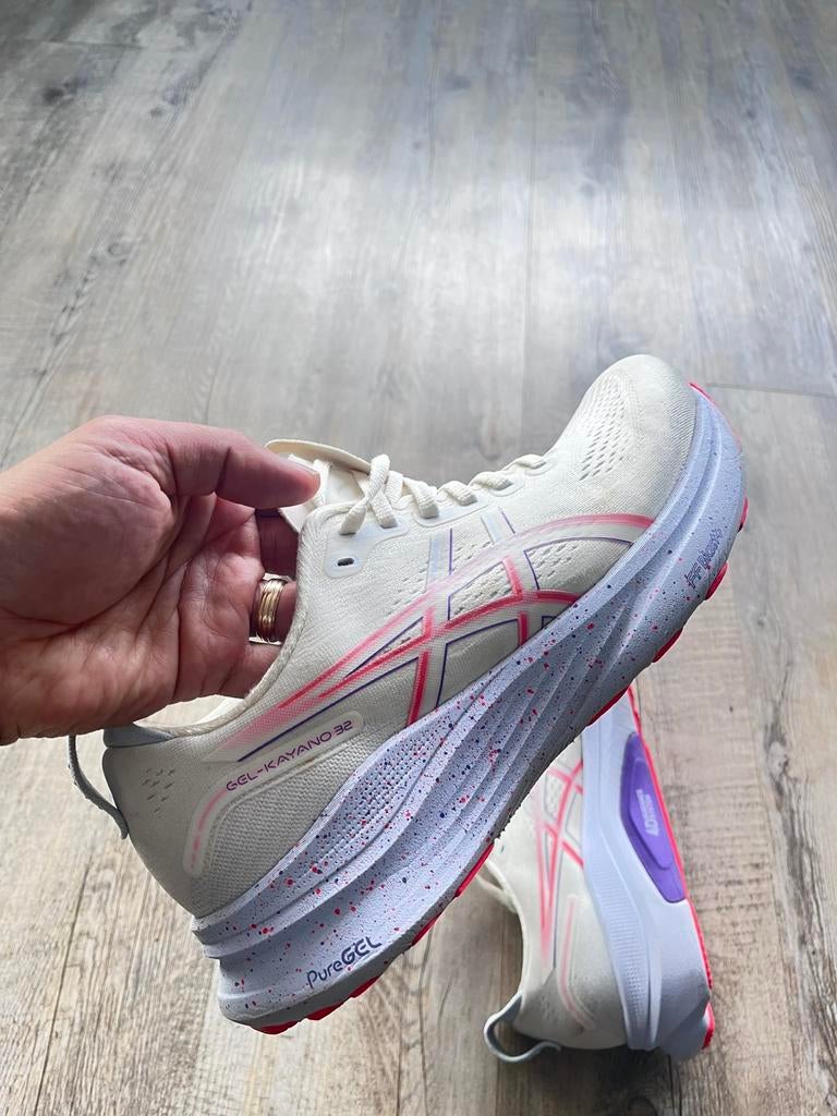 ASICS Gel-Kayano 32 Maat 43.5, Ophalen, Hardloopschoenen, Zo goed als nieuw, Hardlopen