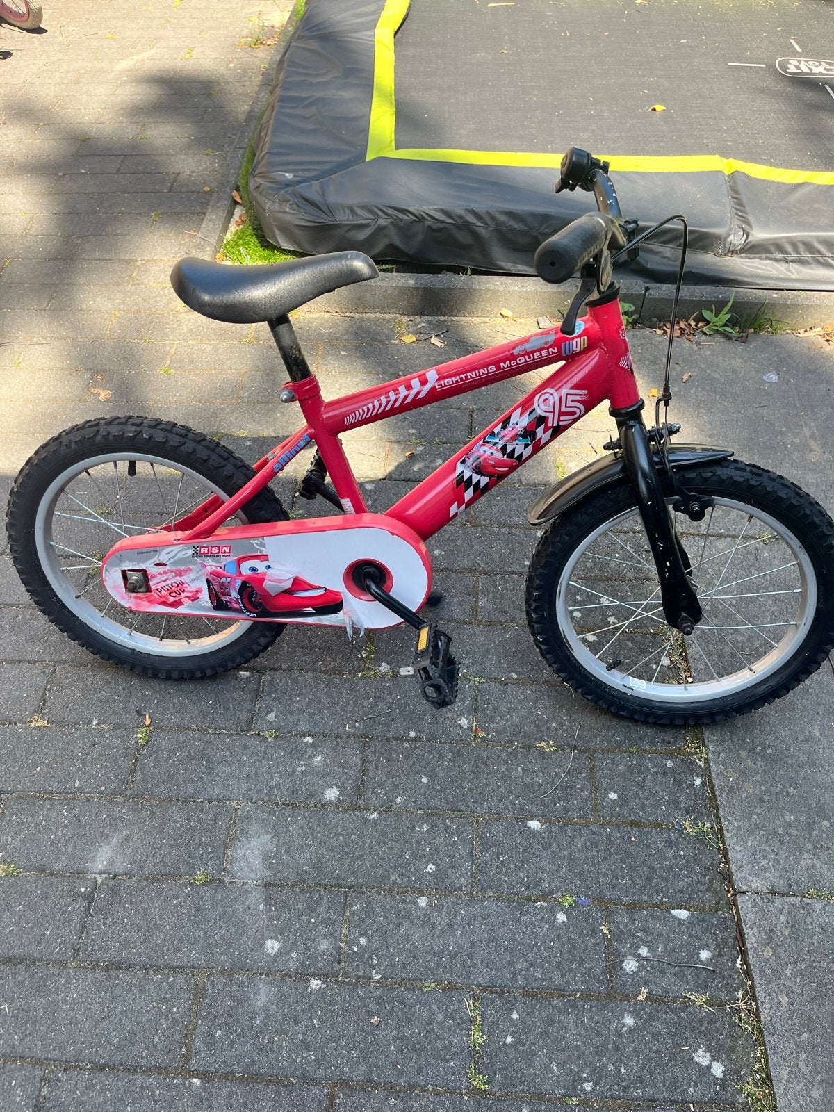 Kinderfiets rood met stalen frame - Lightning McQueen, Ophalen, Gebruikt, Velgrem, 16 tot 20 inch