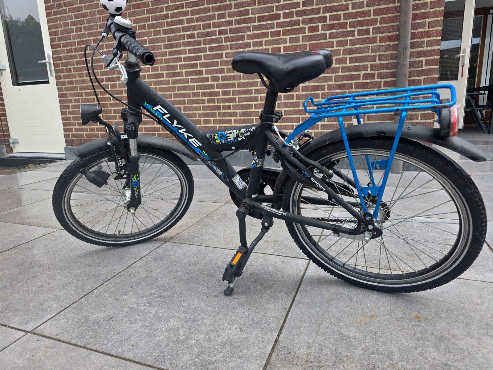 Flyke kinderfiets 20 inch, zwart met blauwe accenten, Gebruikt, Velgrem, Versnellingen, Minder dan 49 cm