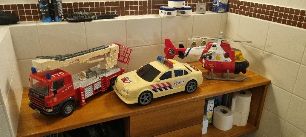 Grote speelgoed helicopter en kraanwagen, Ophalen, Zo goed als nieuw