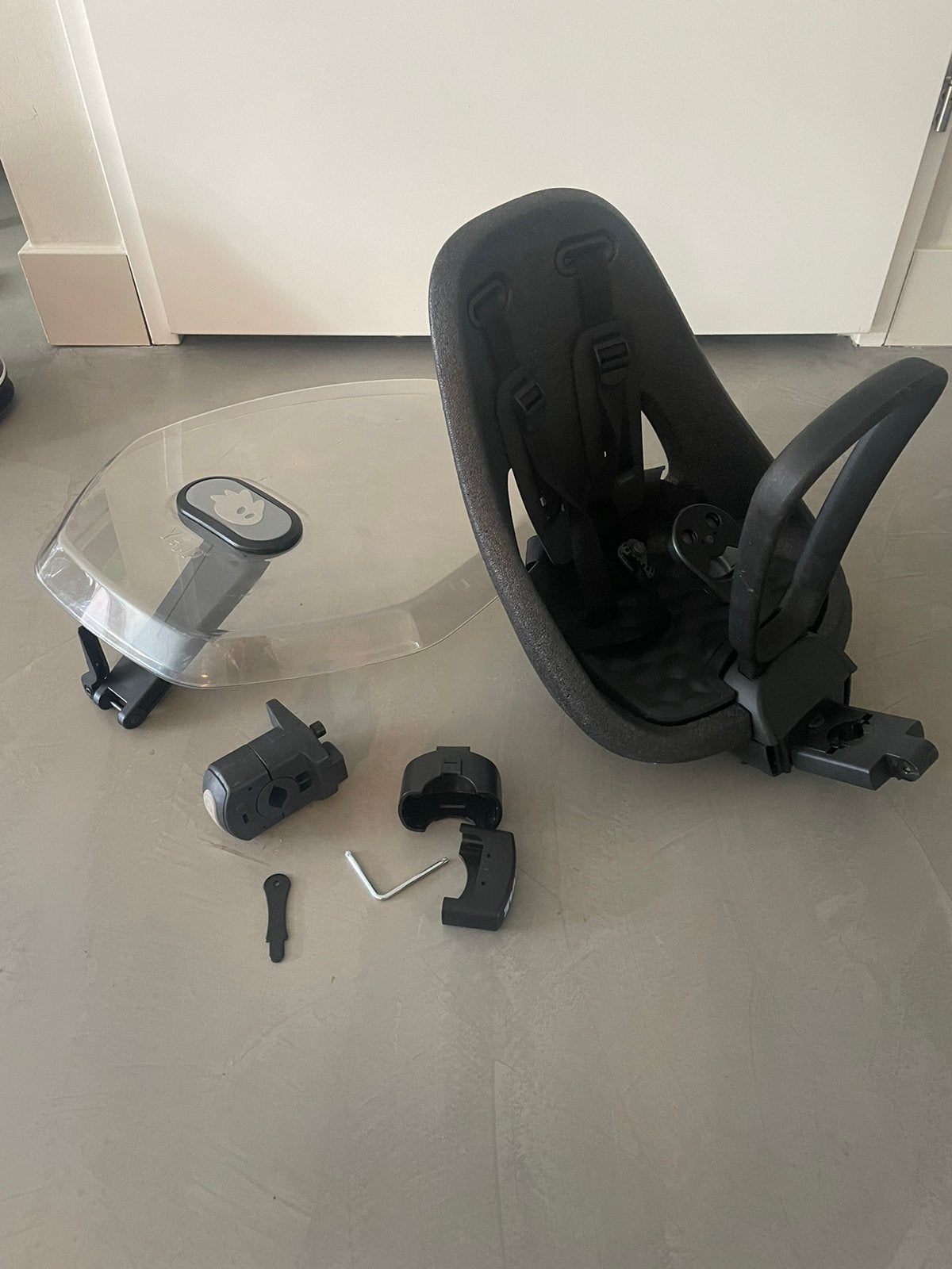 Thule kinder fietsstoel met yelp windscherm, Fietsen en Brommers, Fietsaccessoires | Fietsstoeltjes, Ophalen, Zo goed als nieuw