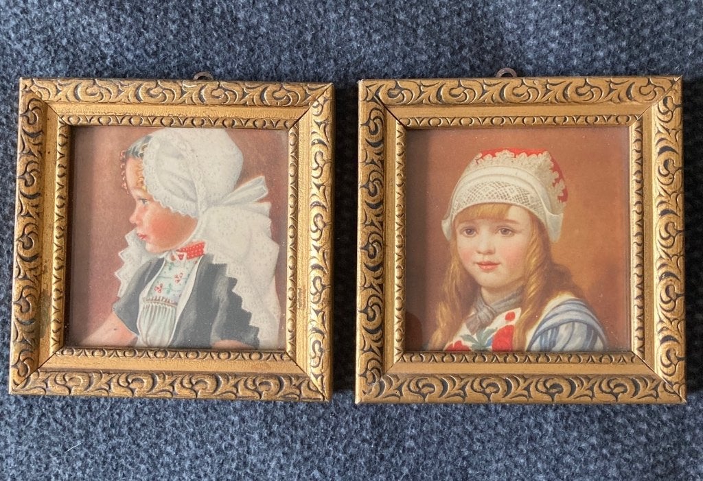 2 vintage schilderijtjes zeeuwse kledingdracht, Ophalen of Verzenden, Ingelijst