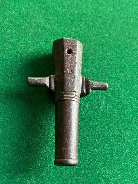 Miniatuur kanon Gietijzer met merk gieter 18/19e eeuw, Ophalen of Verzenden