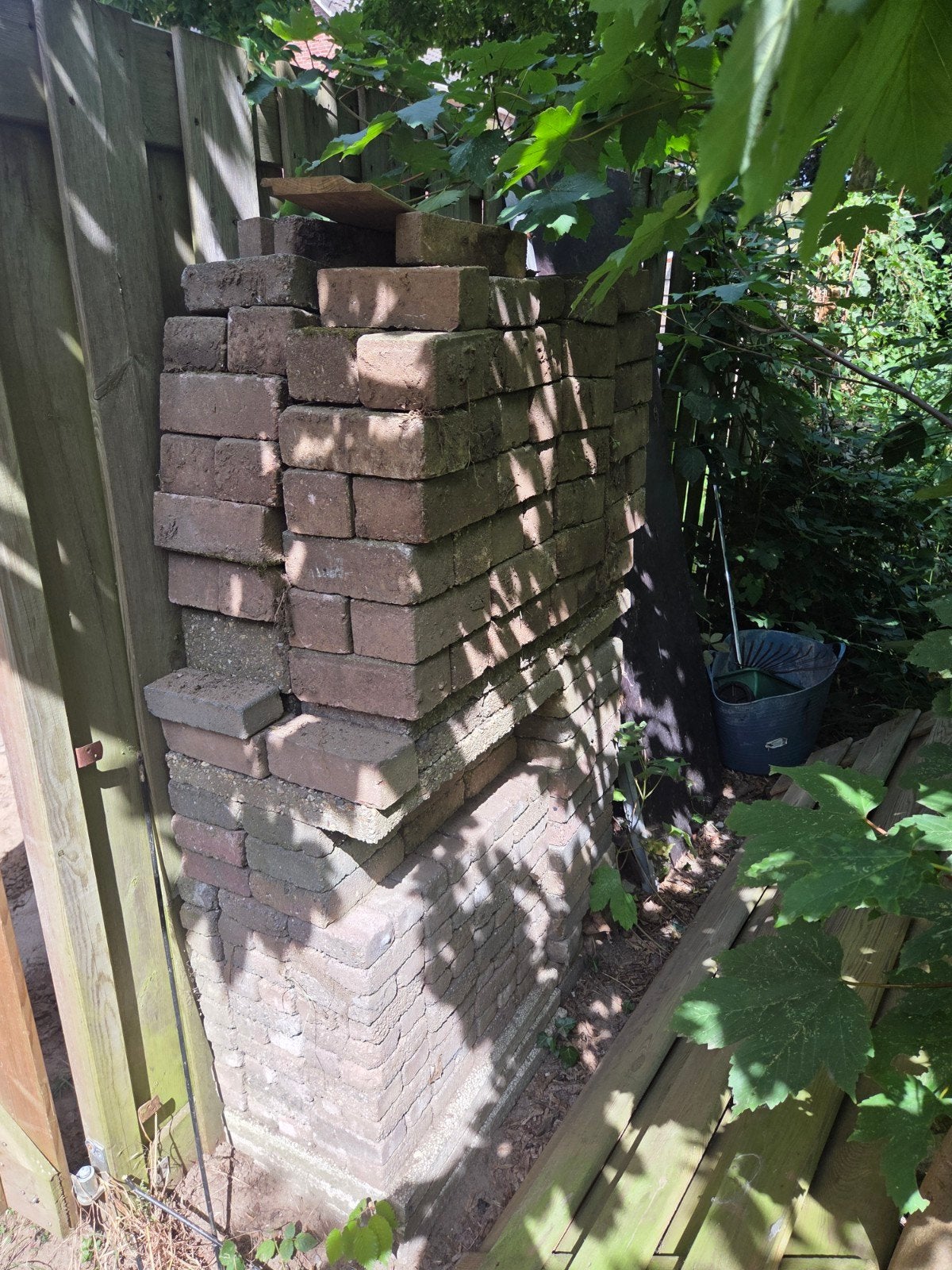Gratis bakstenen / stenen / waaltjes tuin of bouwproject, Doe-het-zelf en Verbouw, Metselstenen, Ophalen, Gebruikt, Bakstenen