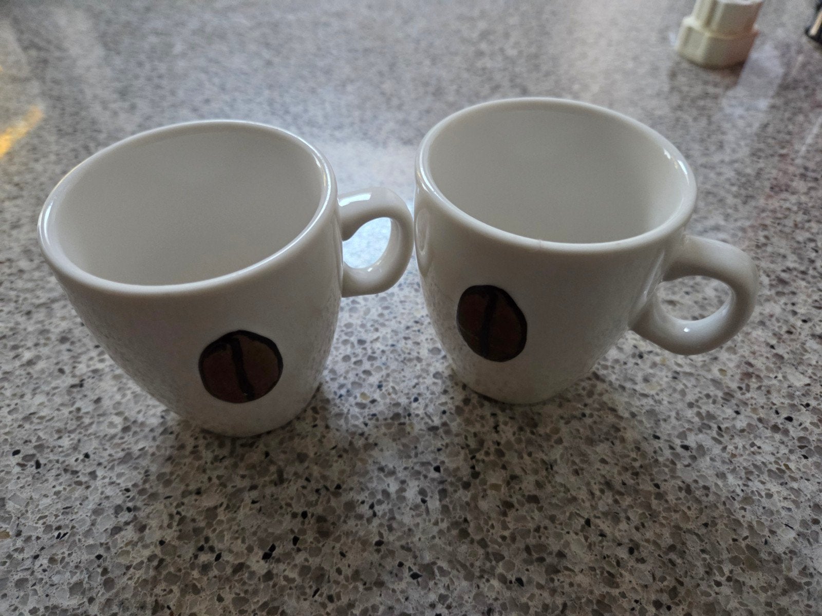 Set van 2 Palmer Hotelware koffiekopjes met koffieboon, Gebruikt, Overige merken, Keramiek, Ophalen of Verzenden