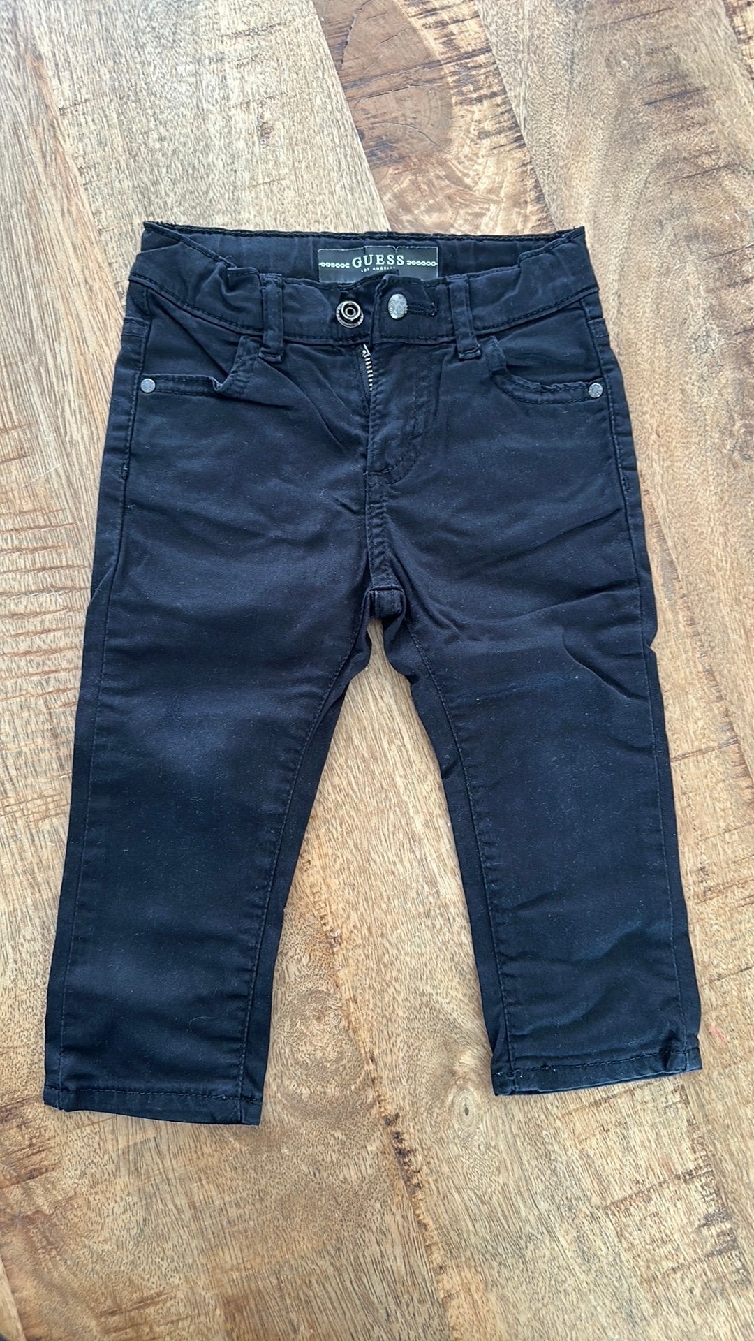 Guess broek ALS NIEUW 12 maanden, Ophalen of Verzenden, Zo goed als nieuw, Jongetje of Meisje, Broekje