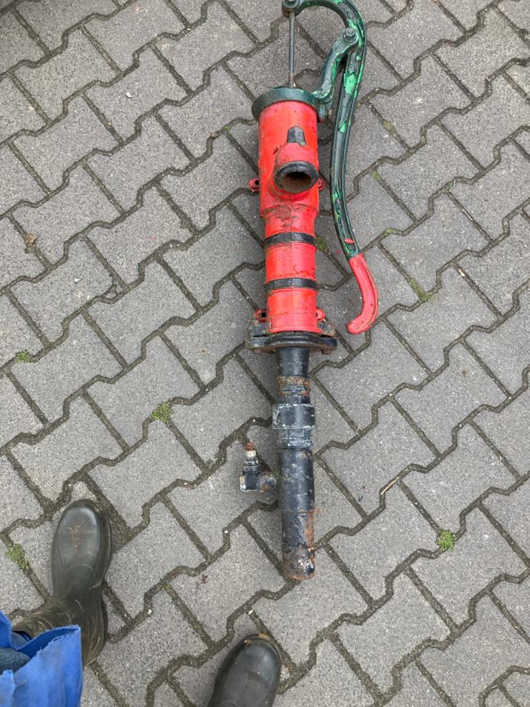 Antieke handwaterpomp - Decoratief en functioneel, Ophalen, Gebruikt, Handmatig, Bronpomp